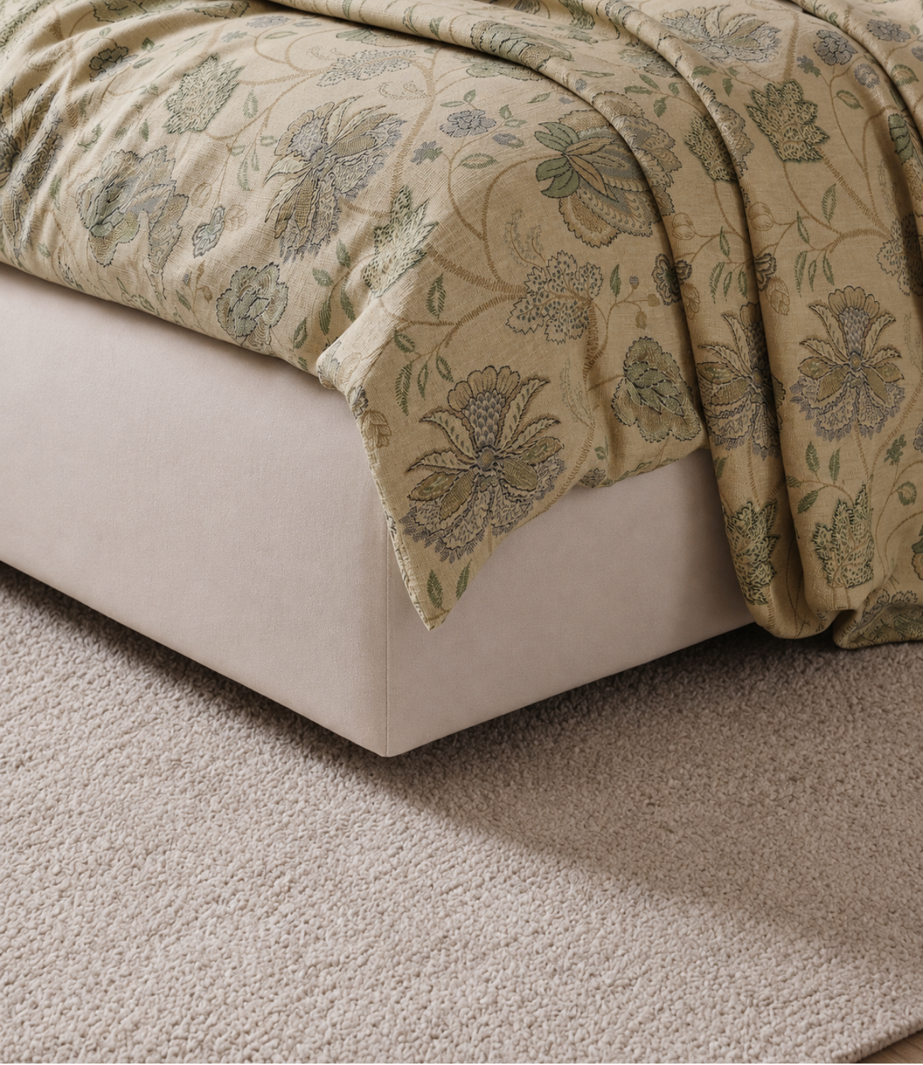 Dream World Beige Floral King Size Cotton Bedsheet – Vintage Garden Premium Comfort