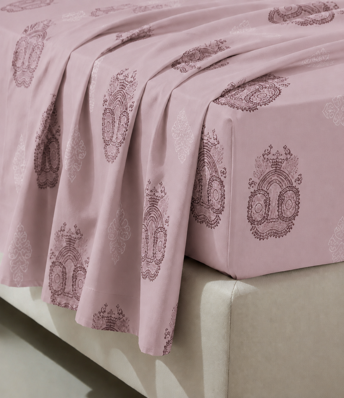 Elite Weave Dusty Rose Medallion King Size Cotton Bedsheet – Elegant Comfort & Timeless Style