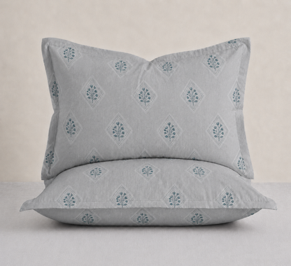 Elite Weave Silver Grey Floral Diamond King Size Cotton Bedsheet – Modern Elegance & Everyday Comfort