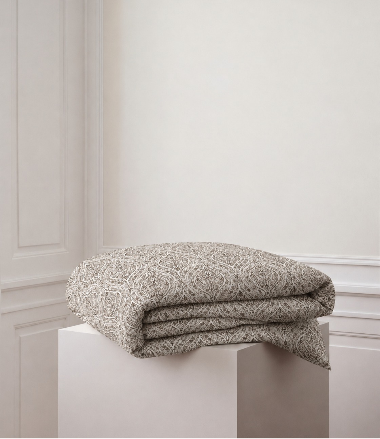 Soft Touch Beige Paisley King Size Cotton Bedsheet – Timeless Elegance & Everyday Comfort