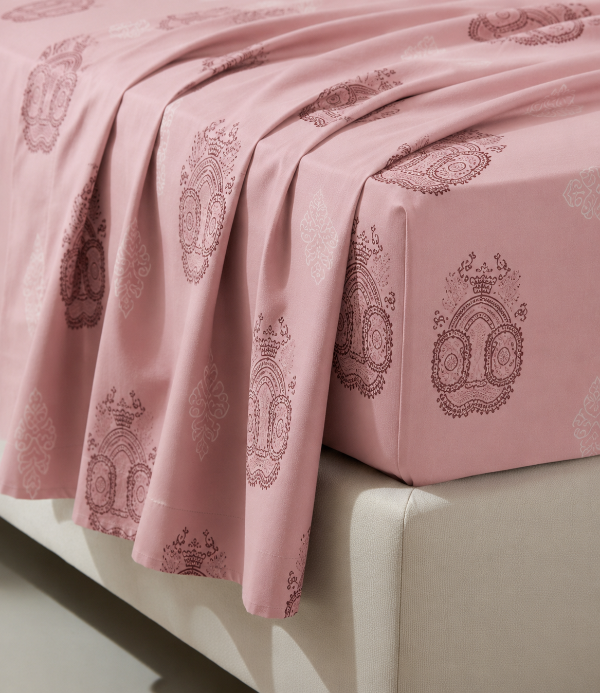 Elite Weave Blush Pink Medallion King Size Cotton Bedsheet – Soft Elegance & Everyday Comfort