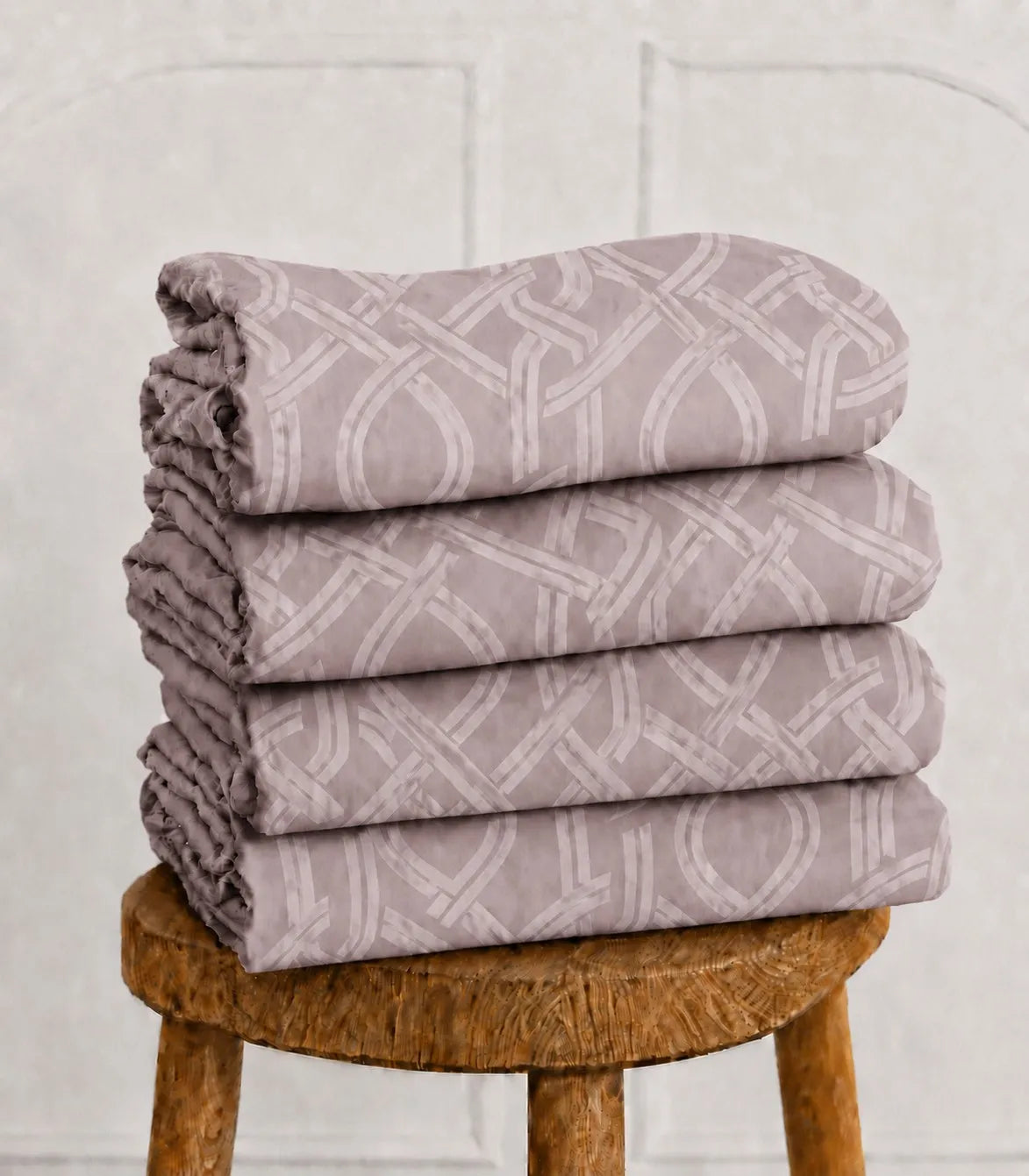 Elite Weave Blush Mauve Interwoven Geometric King Size Cotton Bedsheet – Modern Elegance & Everyday Comfort
